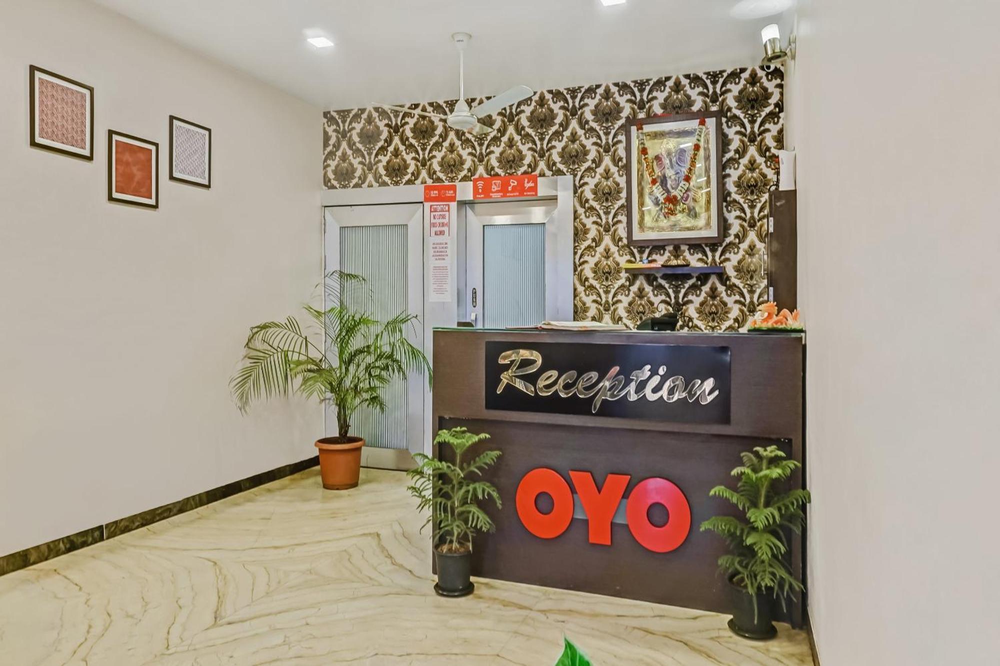 Hotel O Log Inn Plaza Near Eon It Park Pune Exterior foto