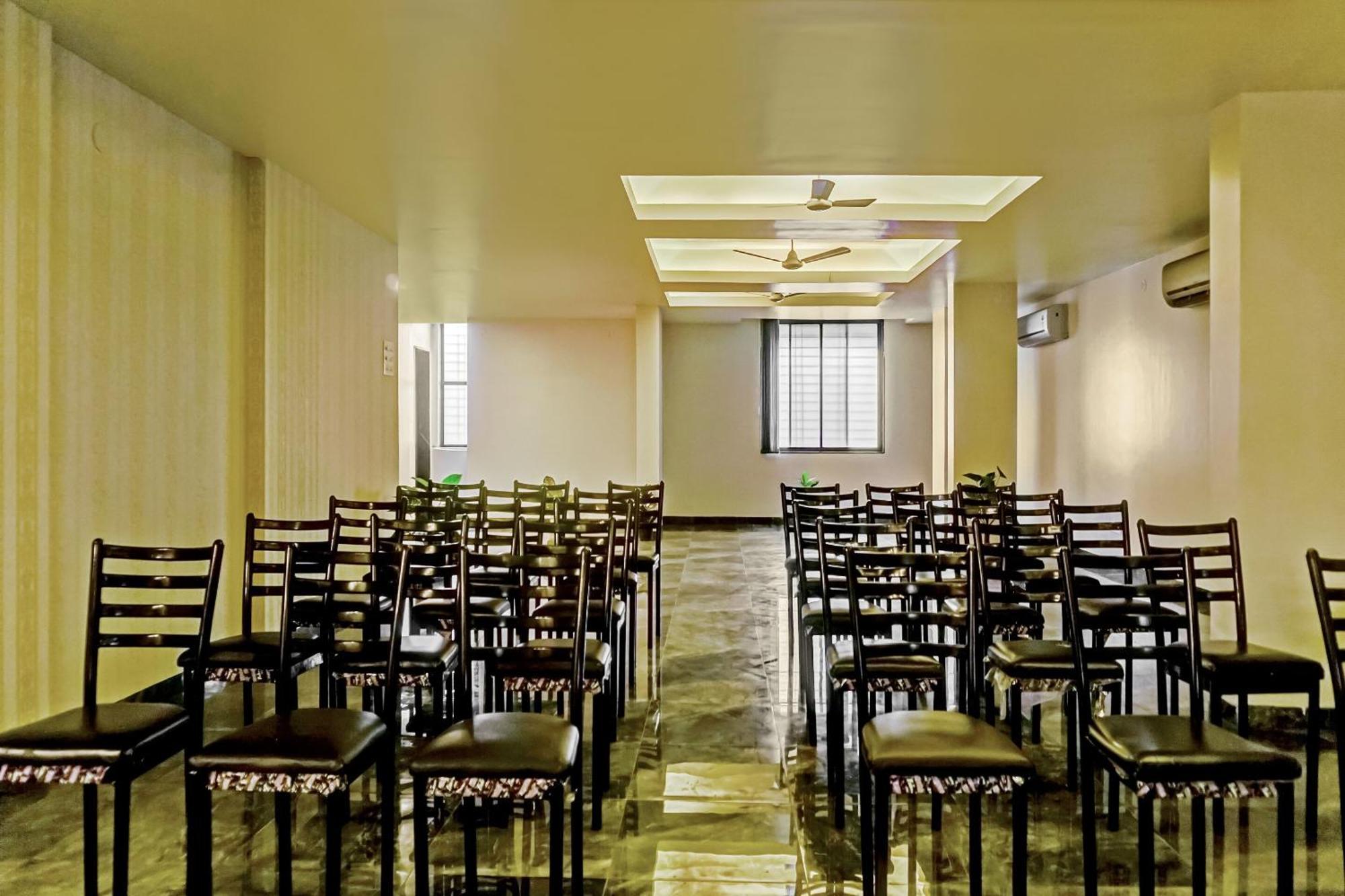 Hotel O Log Inn Plaza Near Eon It Park Pune Exterior foto