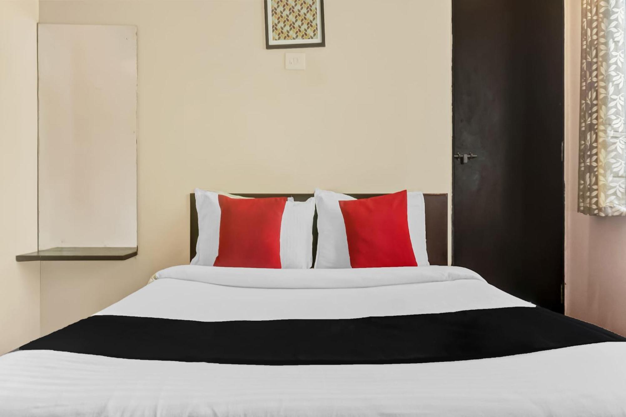 Hotel O Log Inn Plaza Near Eon It Park Pune Exterior foto